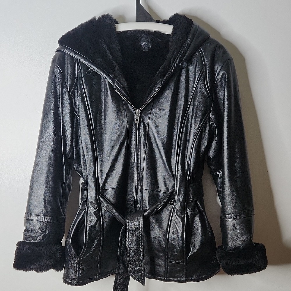 Wilsons Leather Belted Black Coat with Hood and Plush Faux Fur Lining Size M Zip